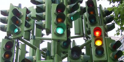 Trafik lambaları neden kırmızı, sarı ve yeşildir